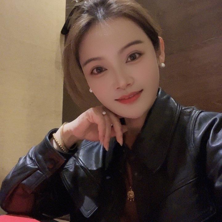 偶姿品牌女装（柴桥店）张大苗