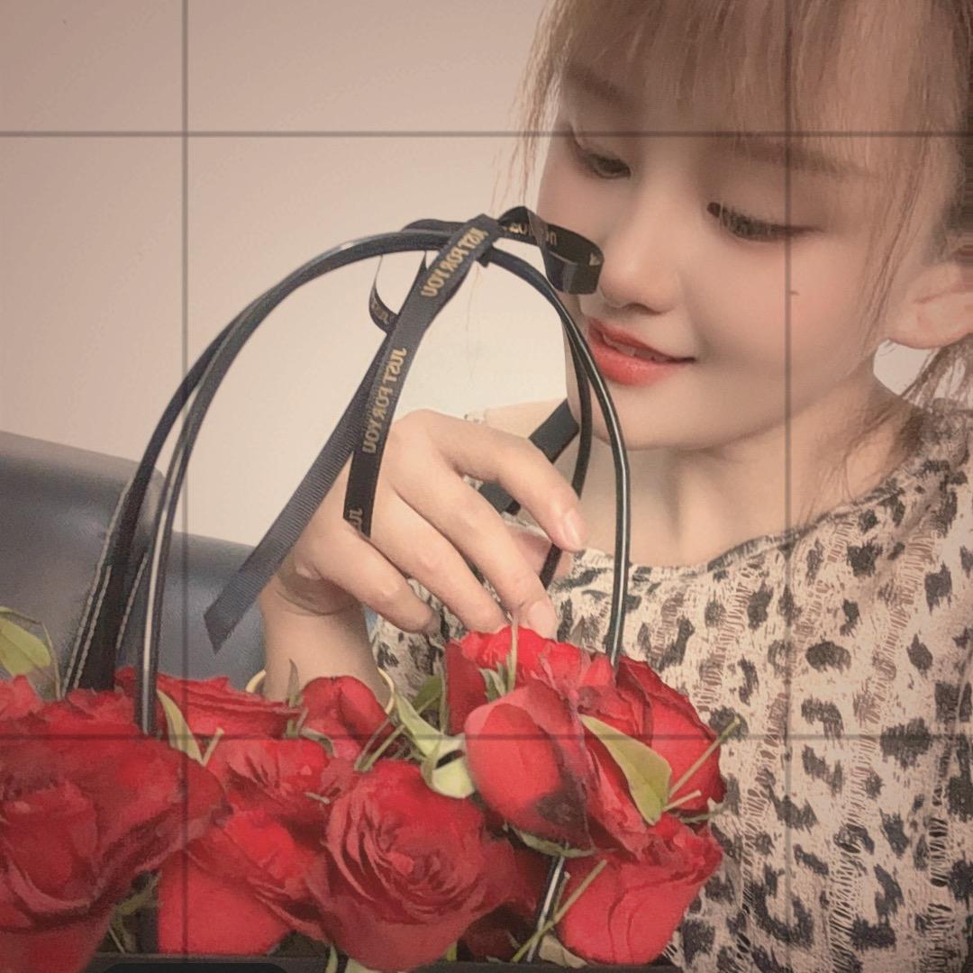 爱笑滴朵儿💋