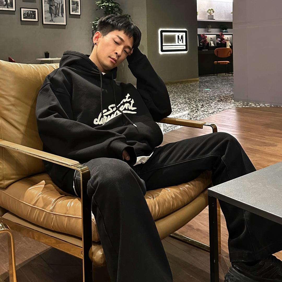 挺猛一男的