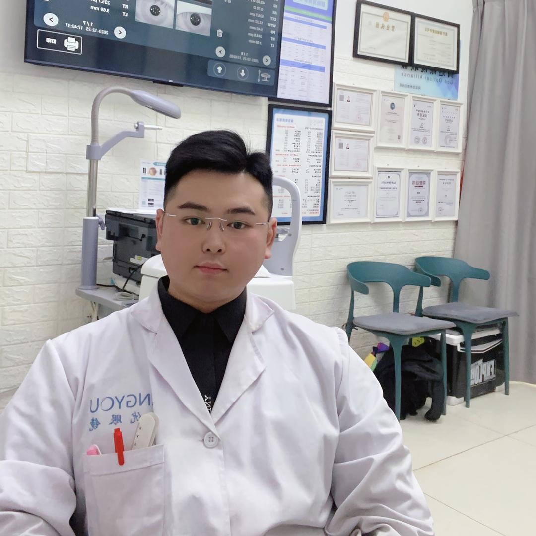 沧州泊头高级验光师孙涛（精优眼镜）