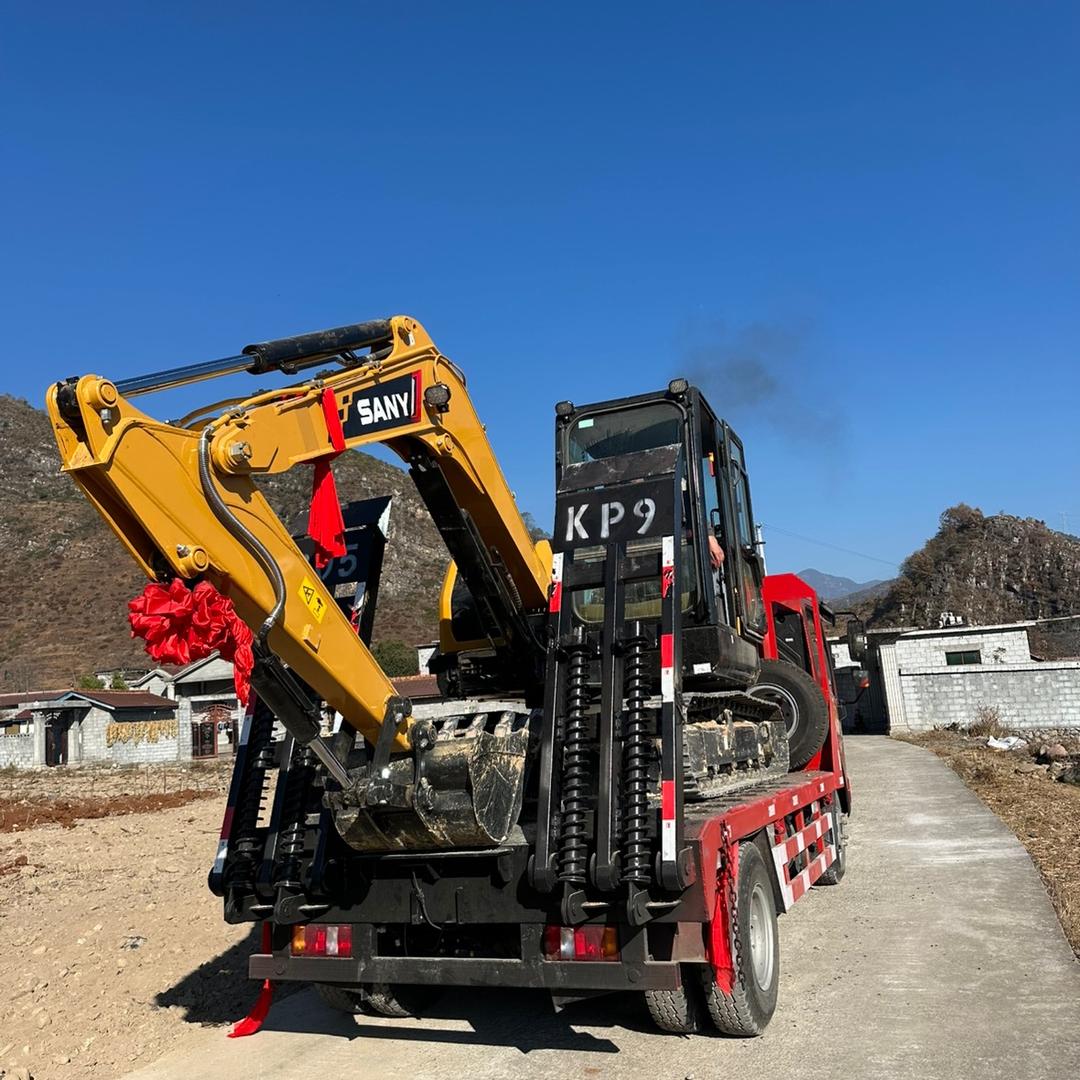 凉山越西2手挖机机械.李