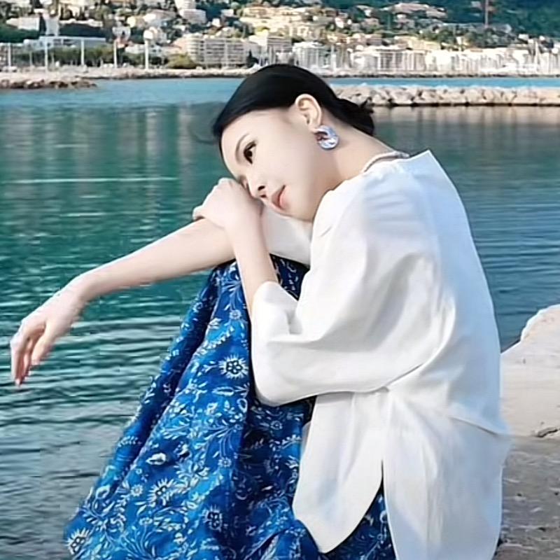 溶溶RONGRONG(精品穿搭)