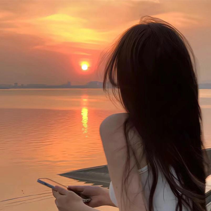 小小静.