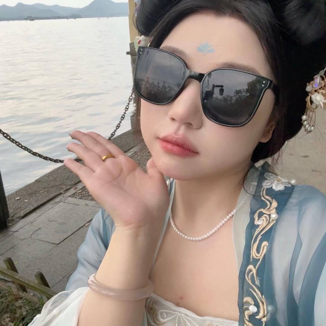 妈妈的橱窗