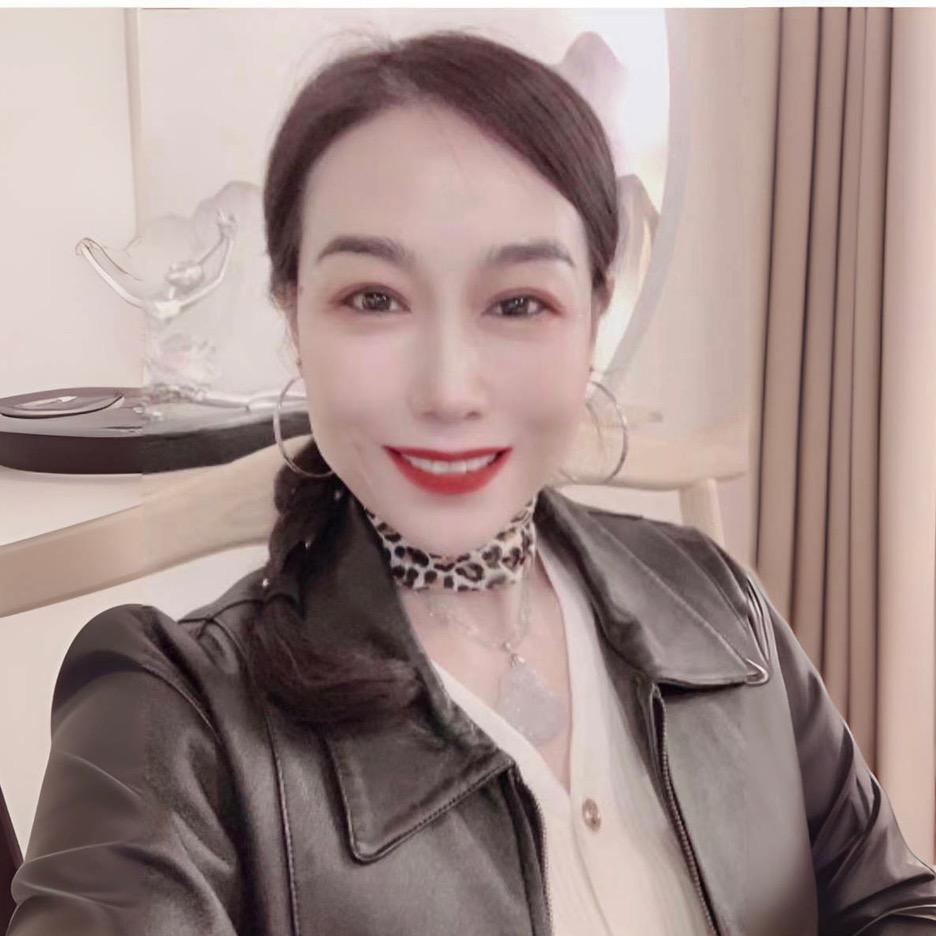 邹城静心瑜伽贵和馆馆主～李平