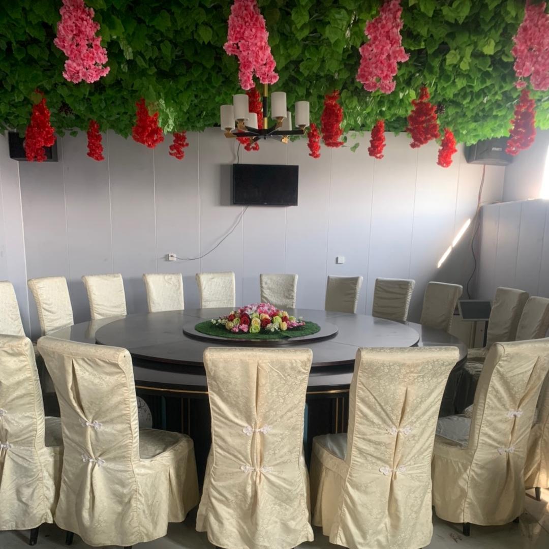 前张范😜村南蒙古包🎱二楼台球俱乐部。