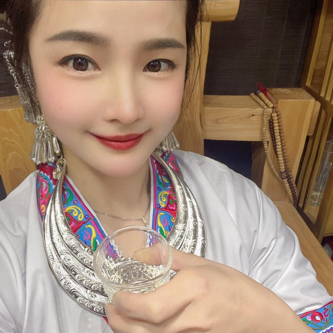 侗族姑娘丹丹