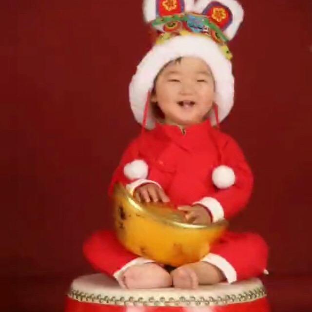 默默的看你