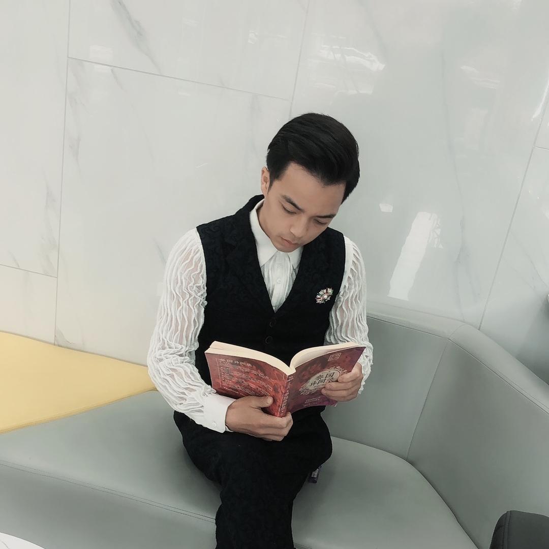 屏山减龄发型师传开