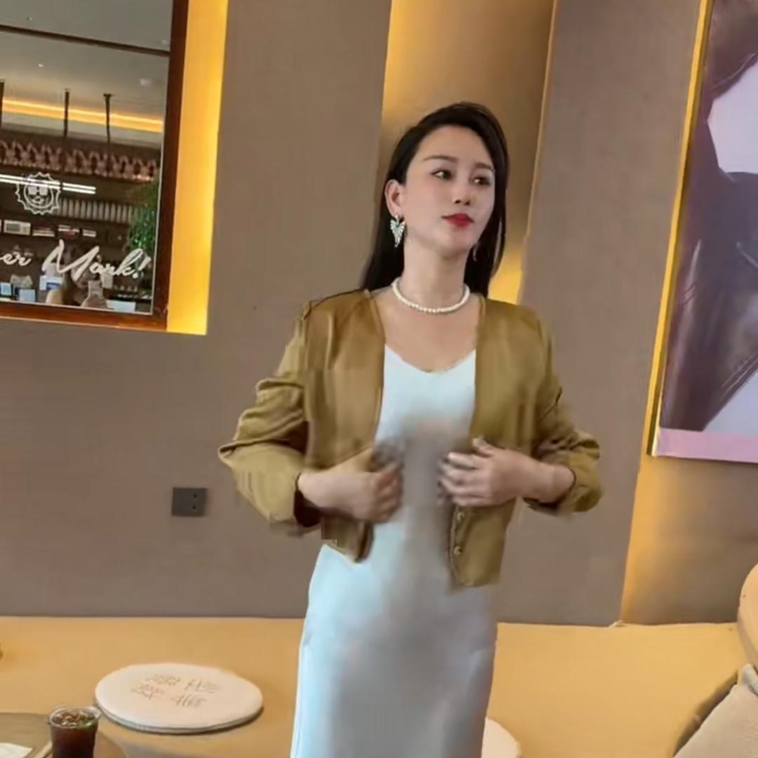 硕宝家女装工厂店