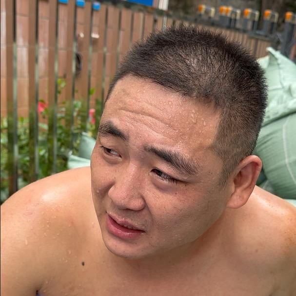 阿东扛楼