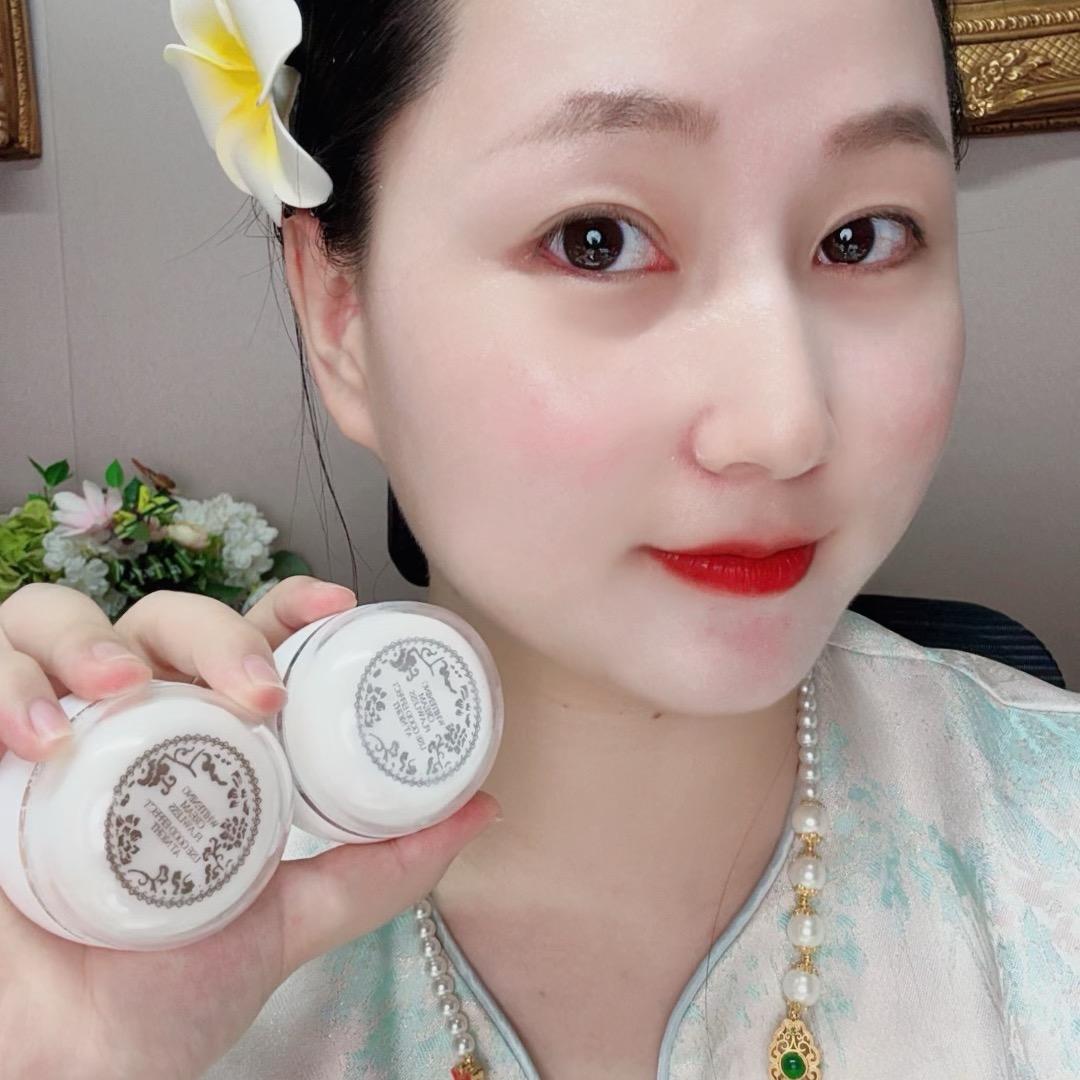 小玉-赫际鱼尾狮贵妇膏20年·官方合伙人