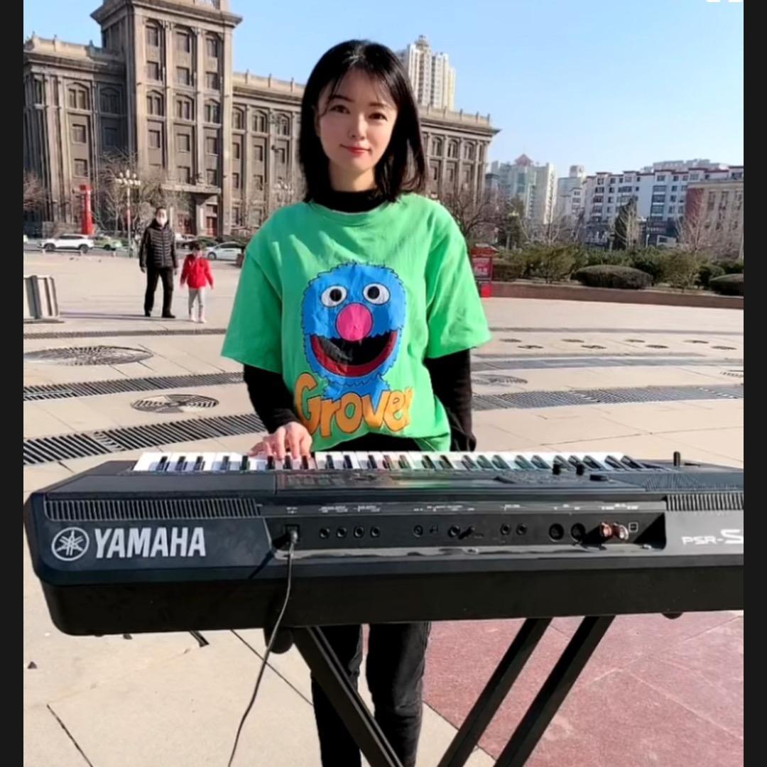英仔，