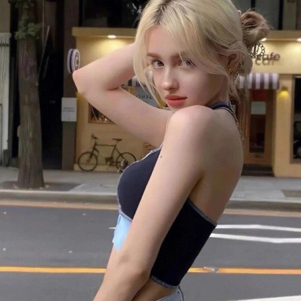 西西不CC