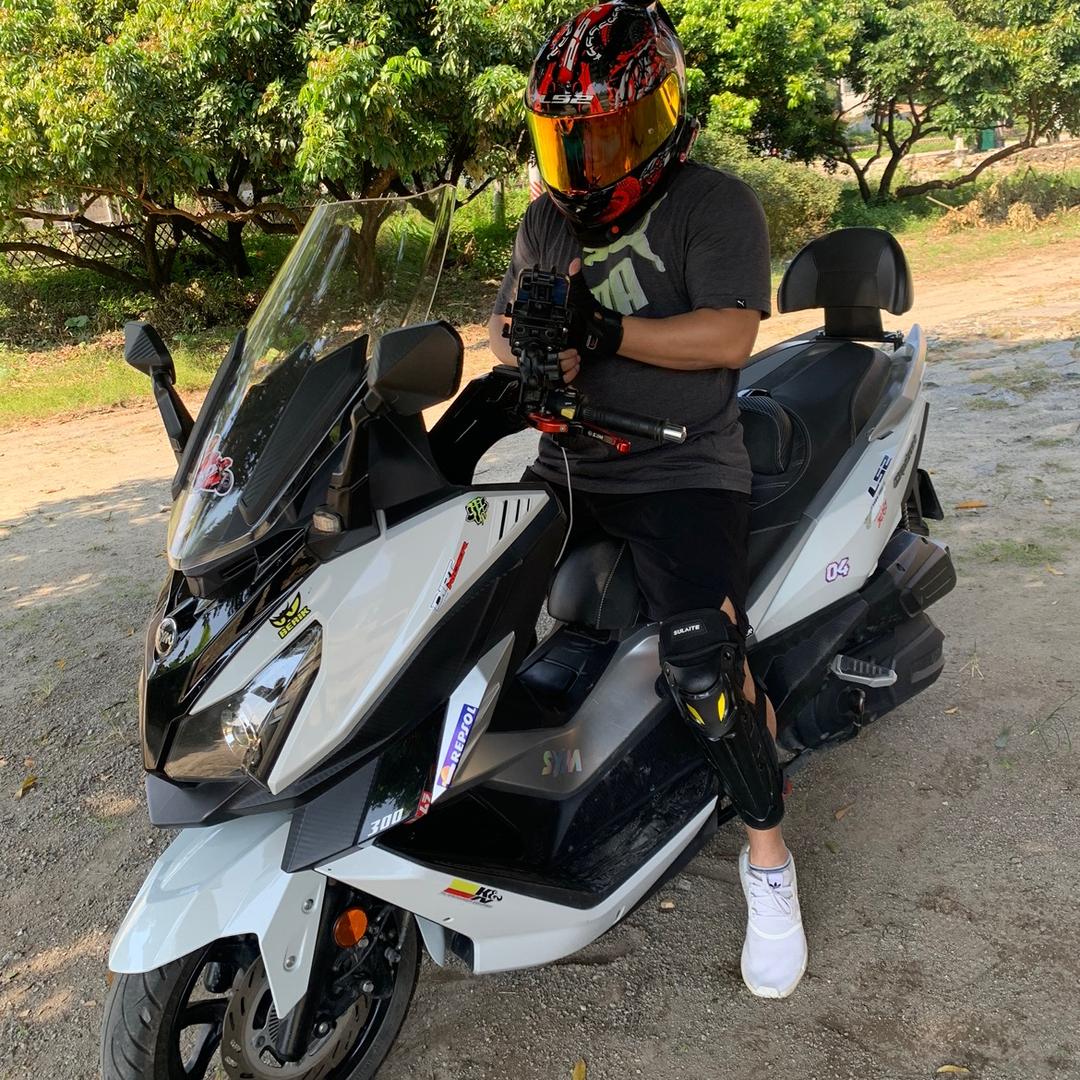 爱喝酒的摩的佬（多家上市公司股东🤭）