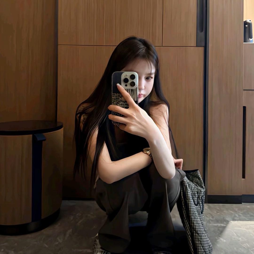 ㅤㅤㅤ世界欠我个拥抱