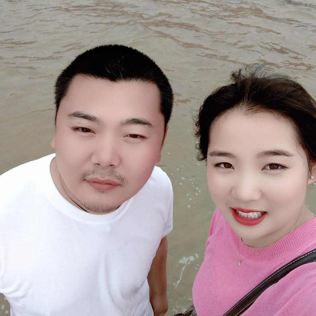 大朝与晶晶@抖音