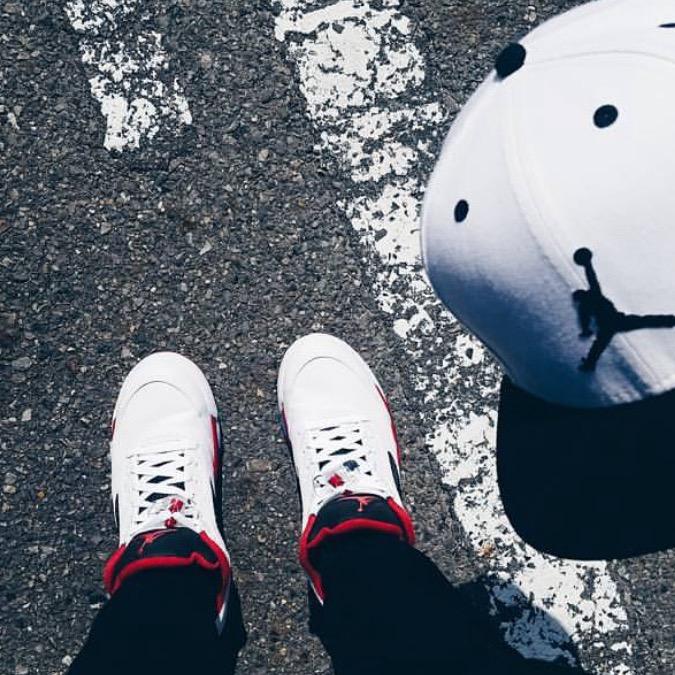 文班中古潮鞋店