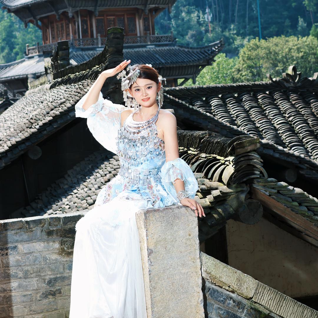 小燕子没吃饱🍚