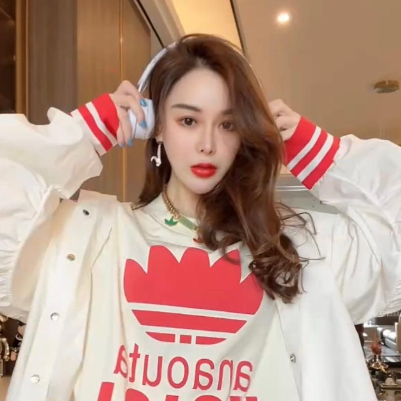 飞飞设计女装