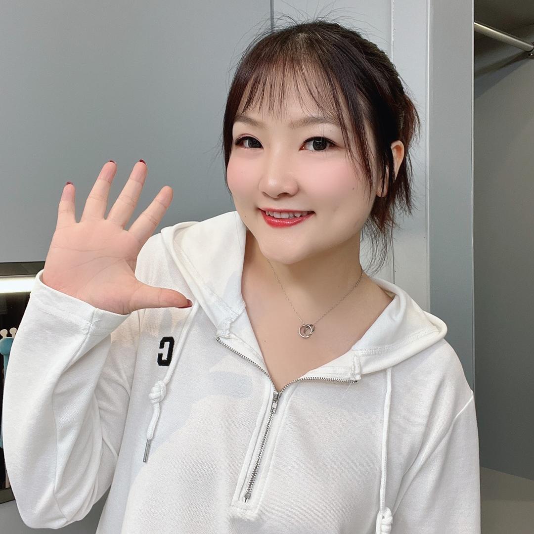 E2广州峰范贸易商行女装专卖店