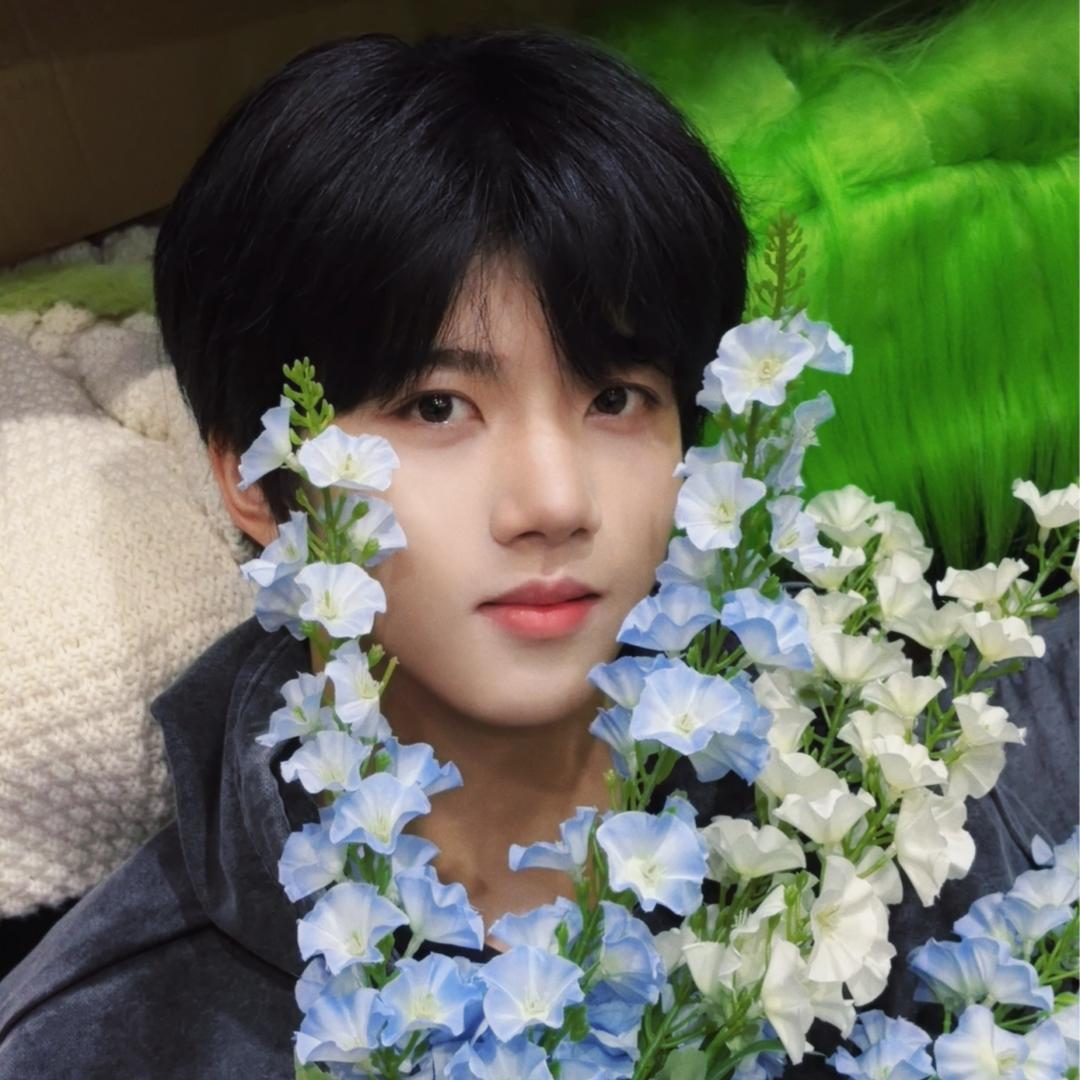 用户872697235842398842