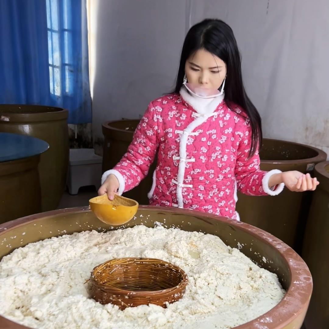 丹丹   房县黄酒