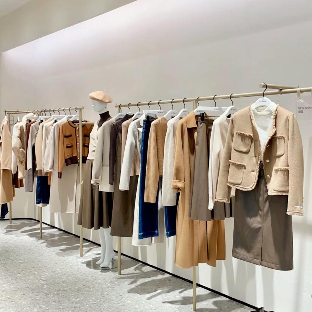 芳芷女裤工厂店