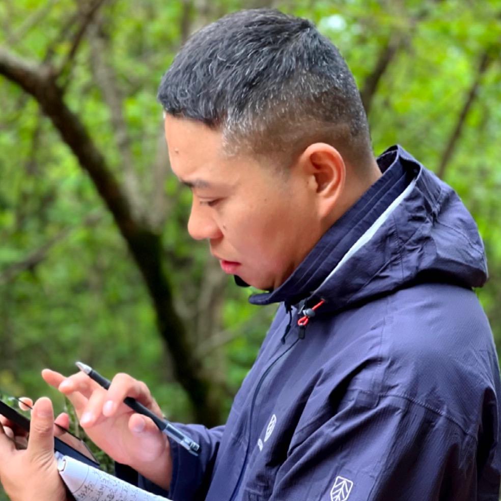 行走山间