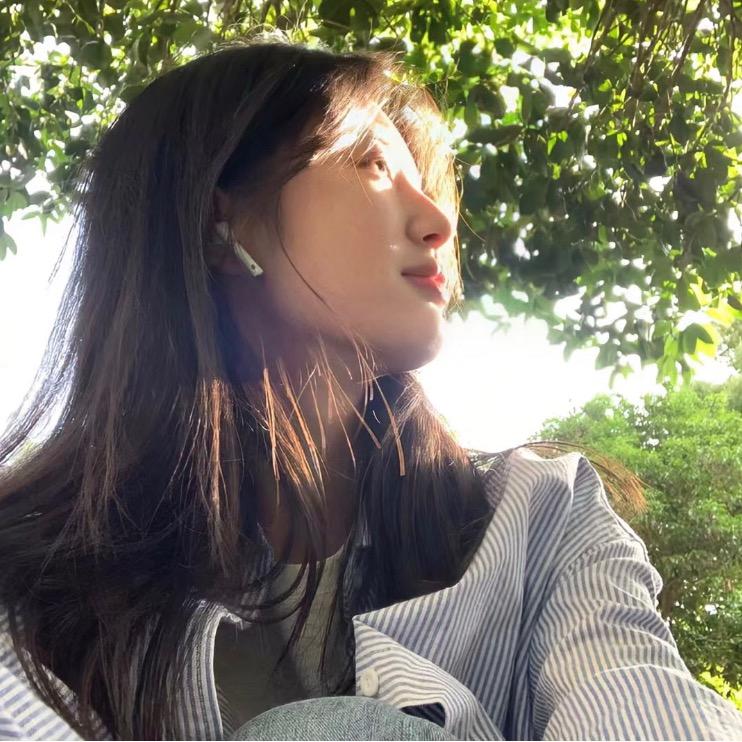 小何