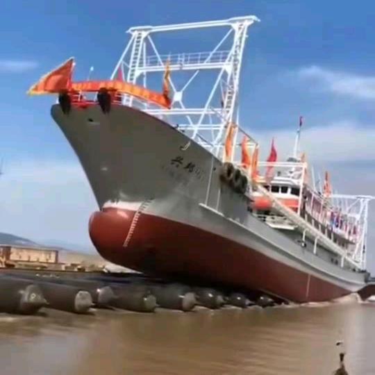 舟山嘉鸿船务有限公司。