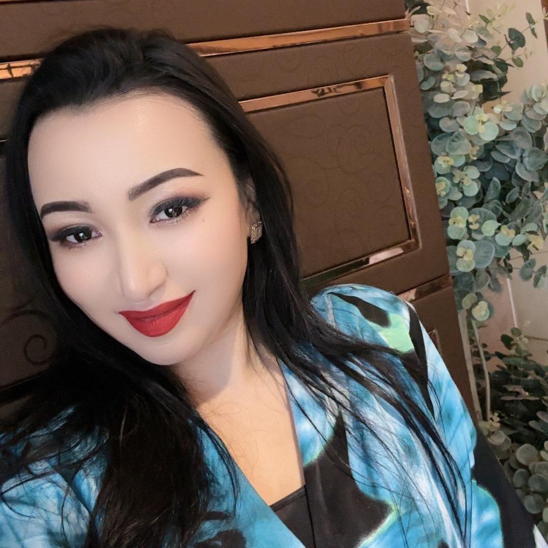 乌孜曼斯日女装
