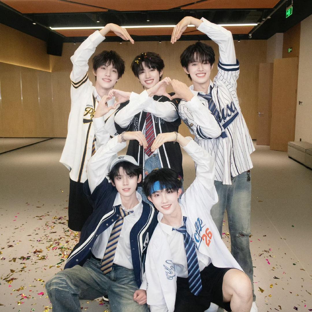 芝士🧀年糕条.