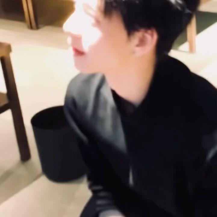 爱抽象的马楼🐒