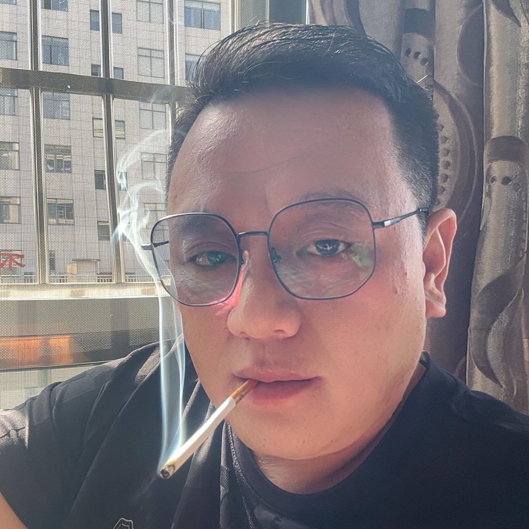 人间忽晚，山河已秋