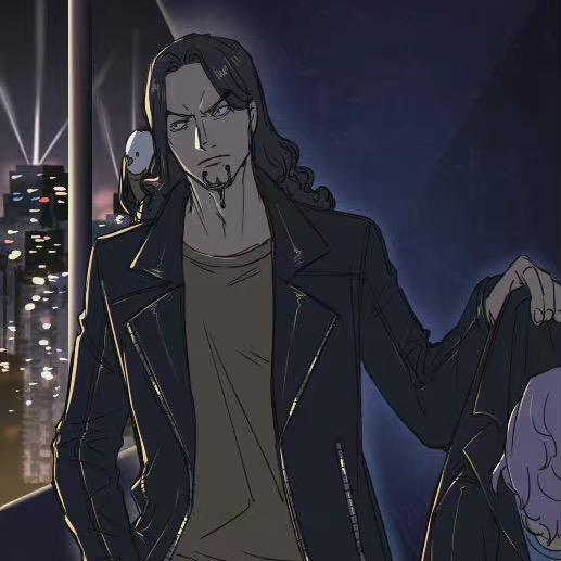 哈多利只坐在路奇头上