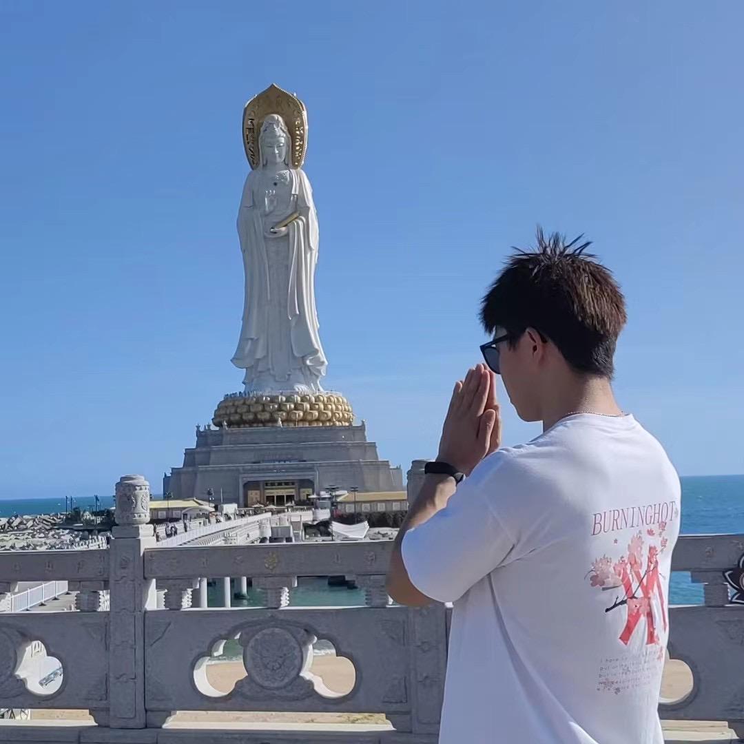 爱健身的小郑