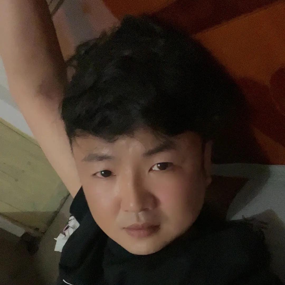 邝先生