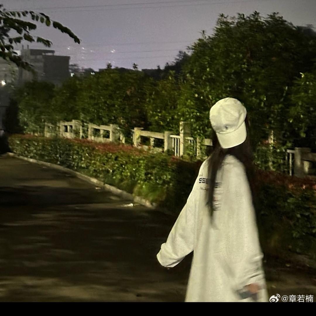 喝杯冰美式加冰吧