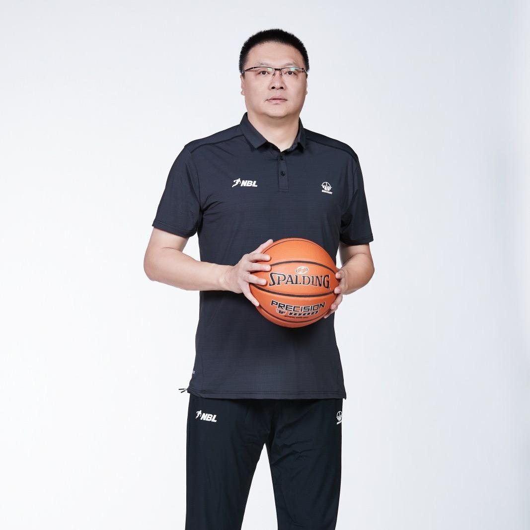 男篮张成