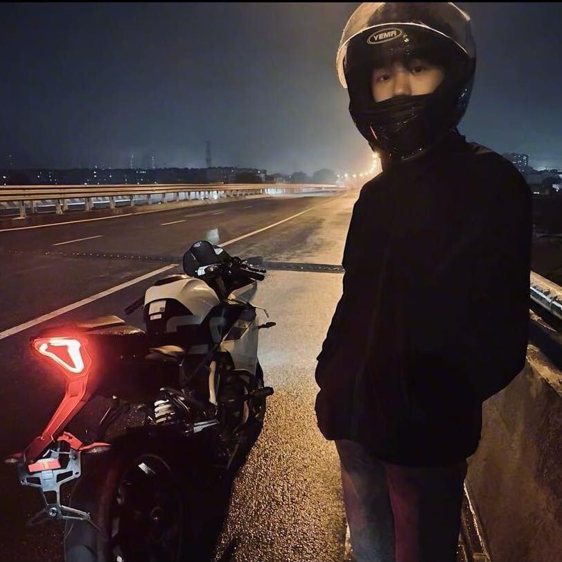 他们说名字很长会有傻子跟着念