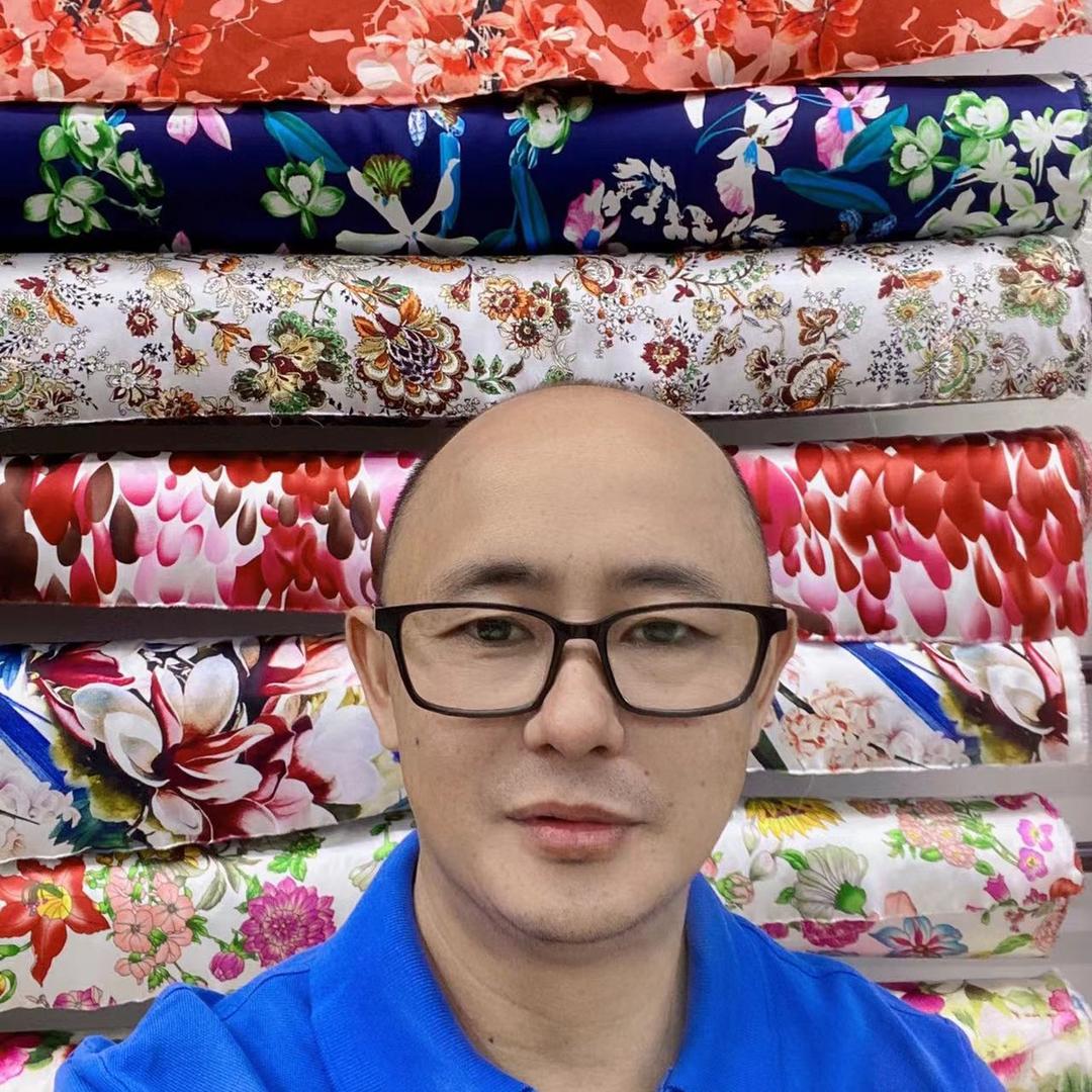 光头卖布(丝绸、双面羊绒、羊毛系列批发)