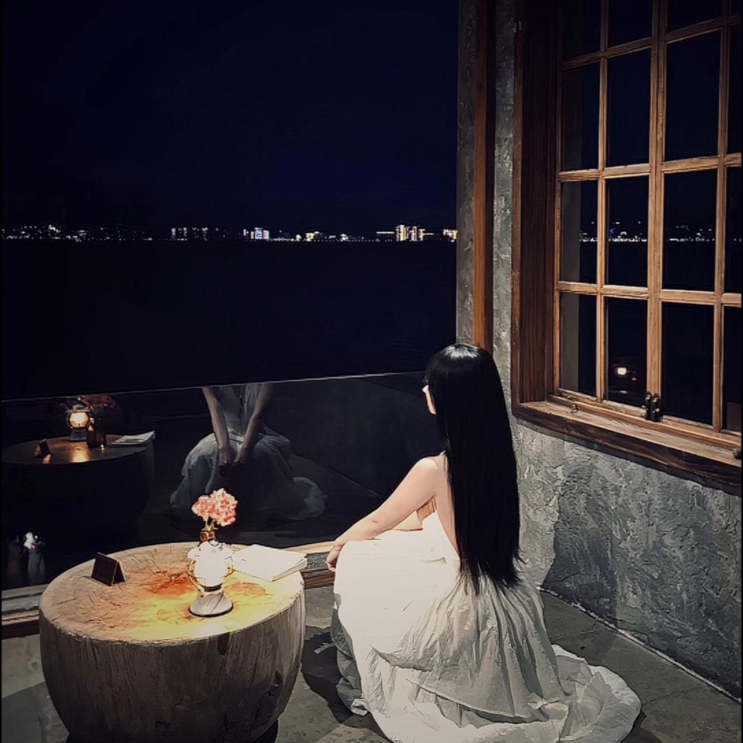 冯能能.