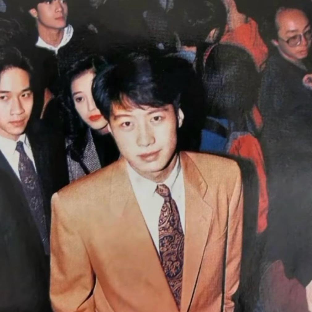 装忧郁被打出鼻血