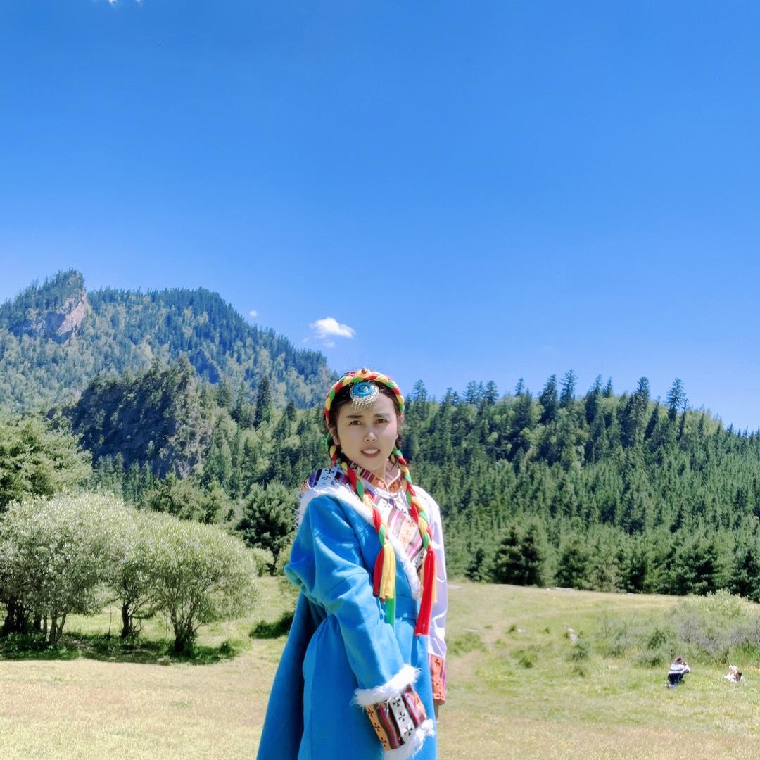 💋贺兰昕儿🐳封阳台微装