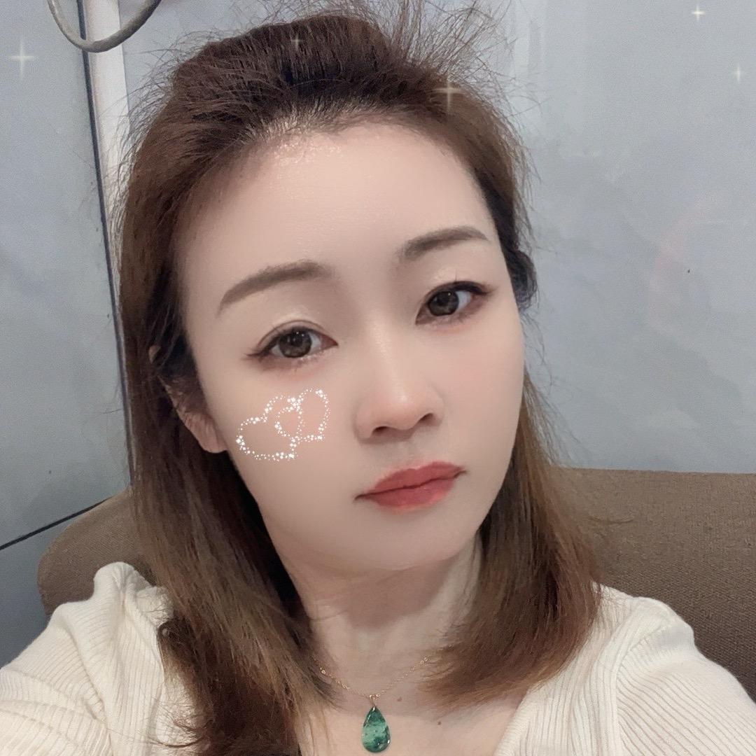 孤芳  自赏