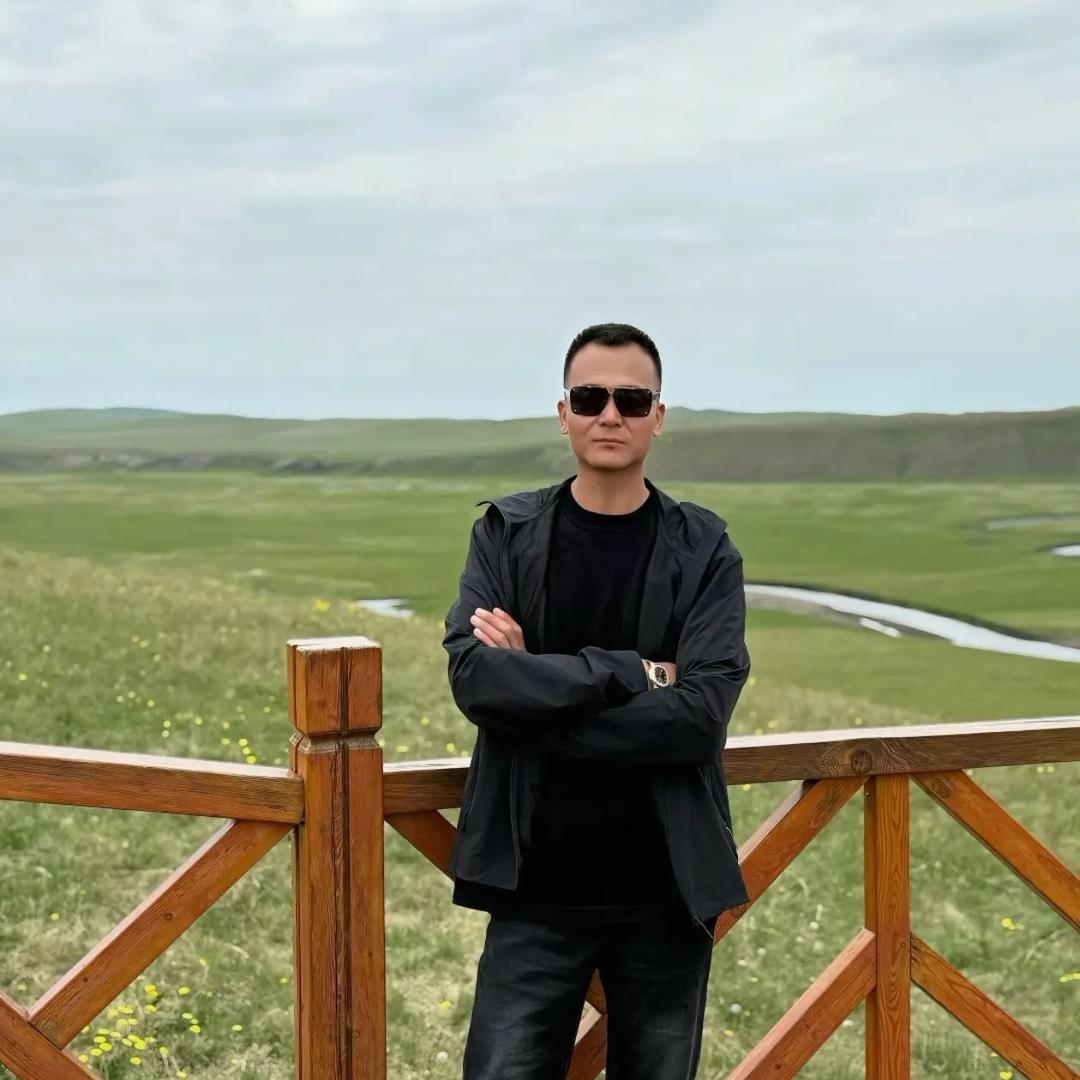 爱养狗的潘宏
