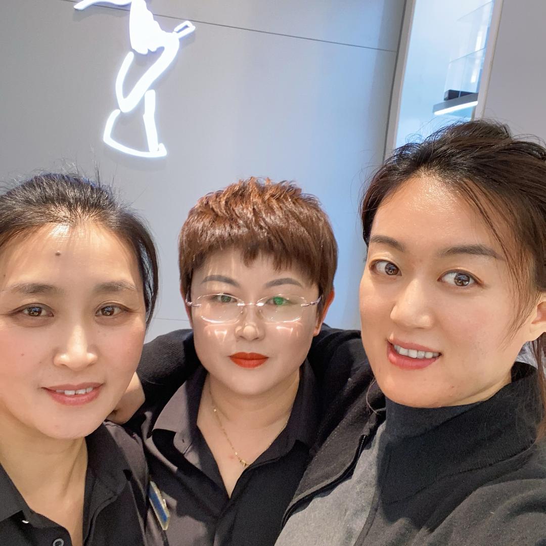 才子男装（乳山振华购物中心）