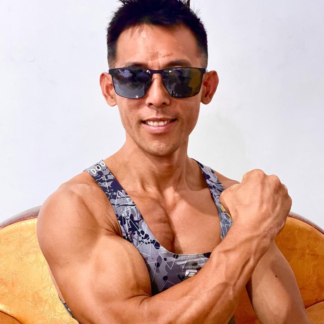 街健三疯—鸿傲传媒