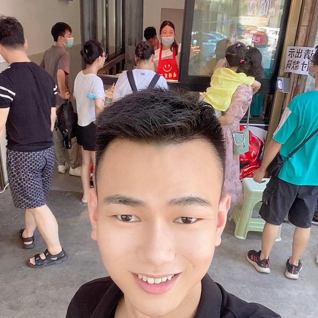 小陈鲜卤网络科技工作室